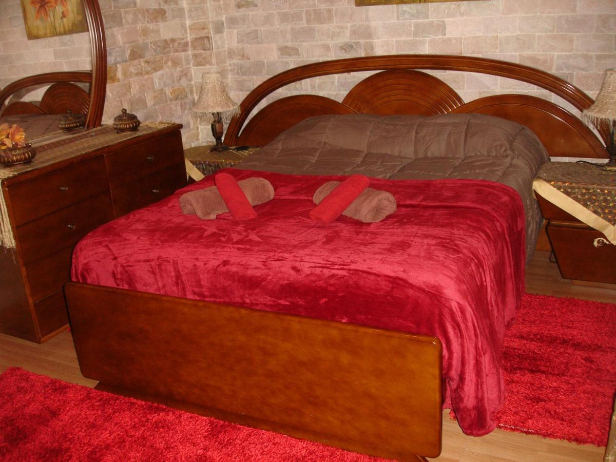 The Love Holiday House Tris Elies Extérieur photo