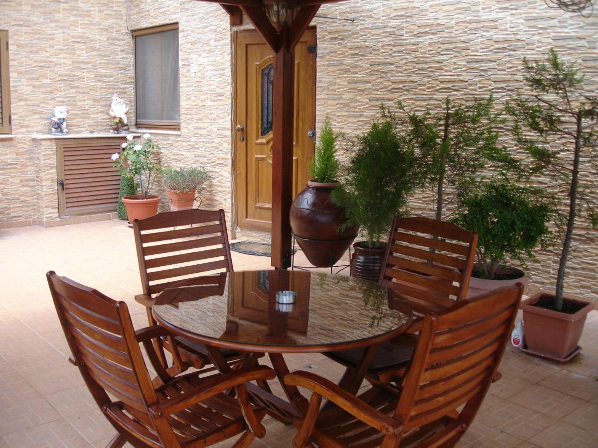 The Love Holiday House Tris Elies Extérieur photo
