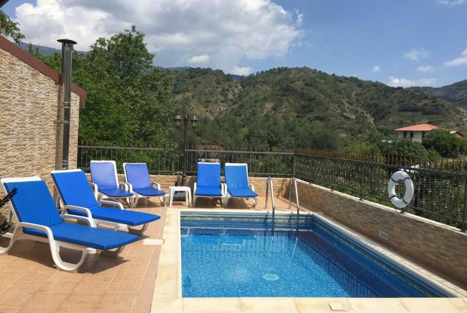 The Love Holiday House Tris Elies Extérieur photo