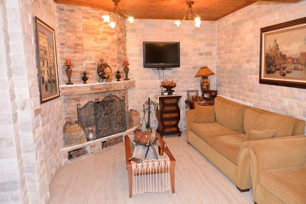 The Love Holiday House Tris Elies Extérieur photo