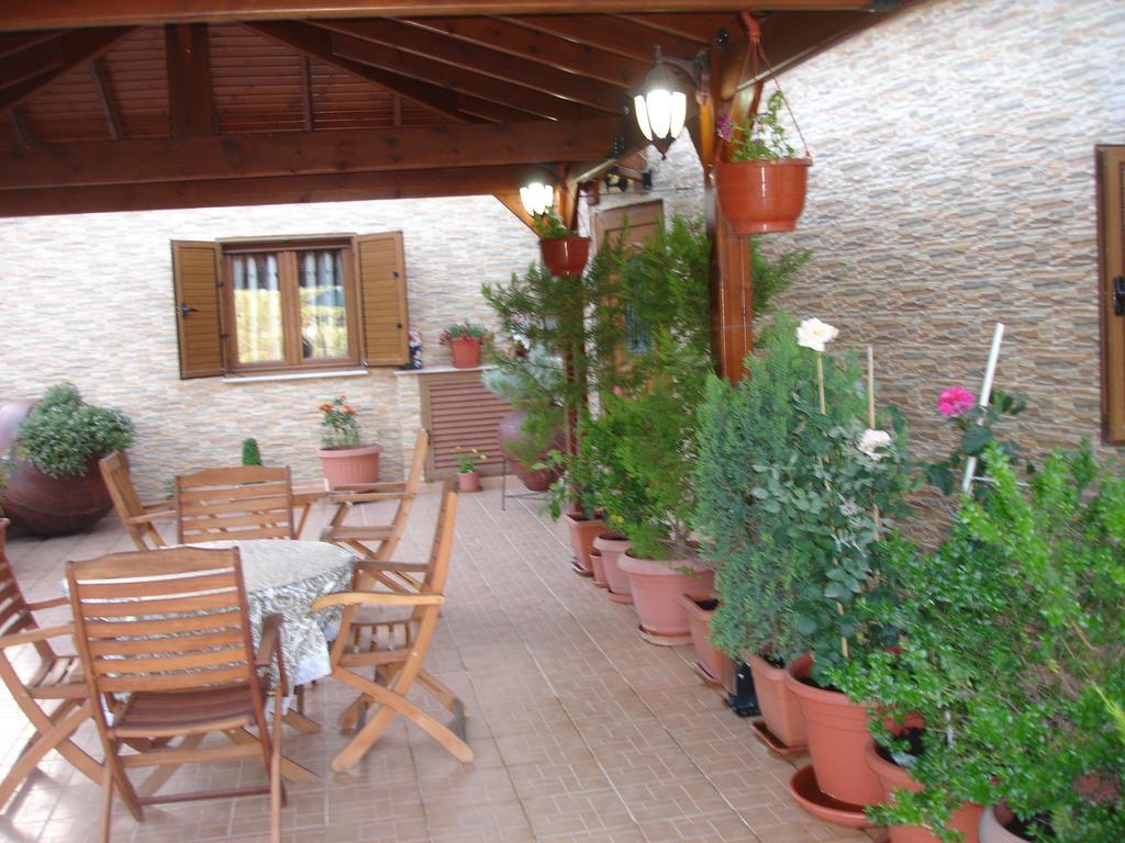 The Love Holiday House Tris Elies Extérieur photo